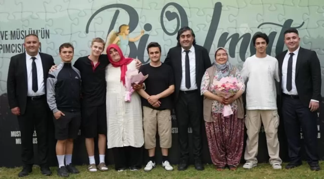 Gülsüm ana, kimliği belirsiz felçli Rus gence anne oldu! Hikayesi Oscar'a hazırlanıyor 3