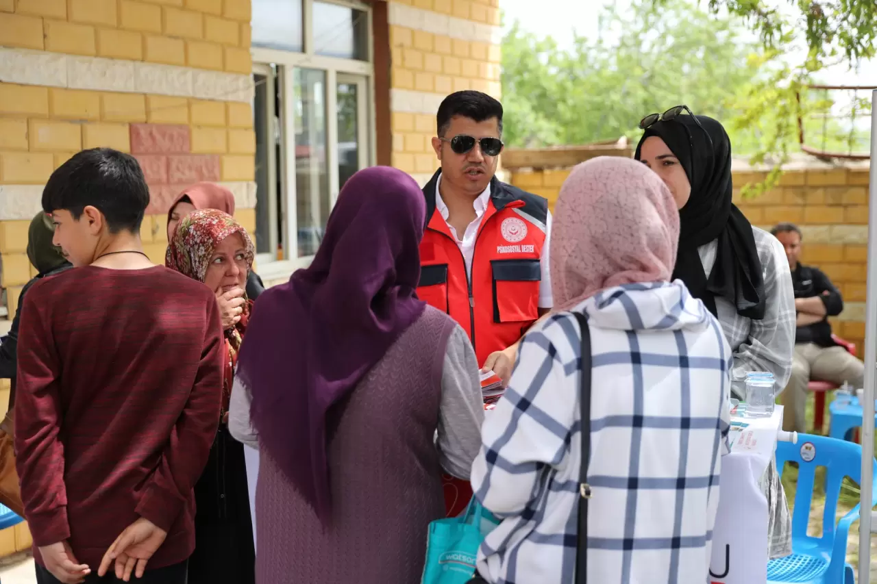 Kadınları kamu hizmetleri ile buluşturmak için mahalleleri geziyorlar 2