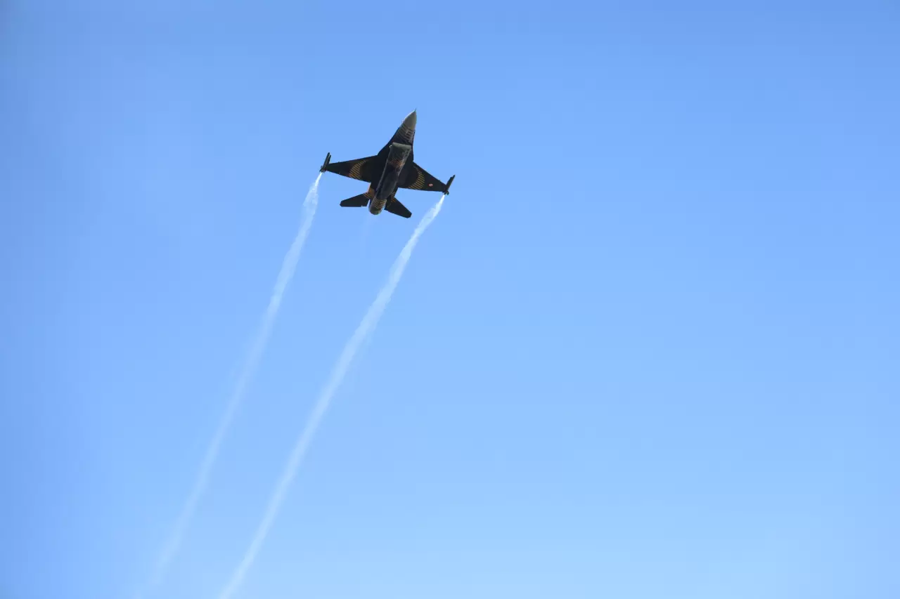 Elazığ'da SOLOTÜRK gösterisi nefes kesti 2