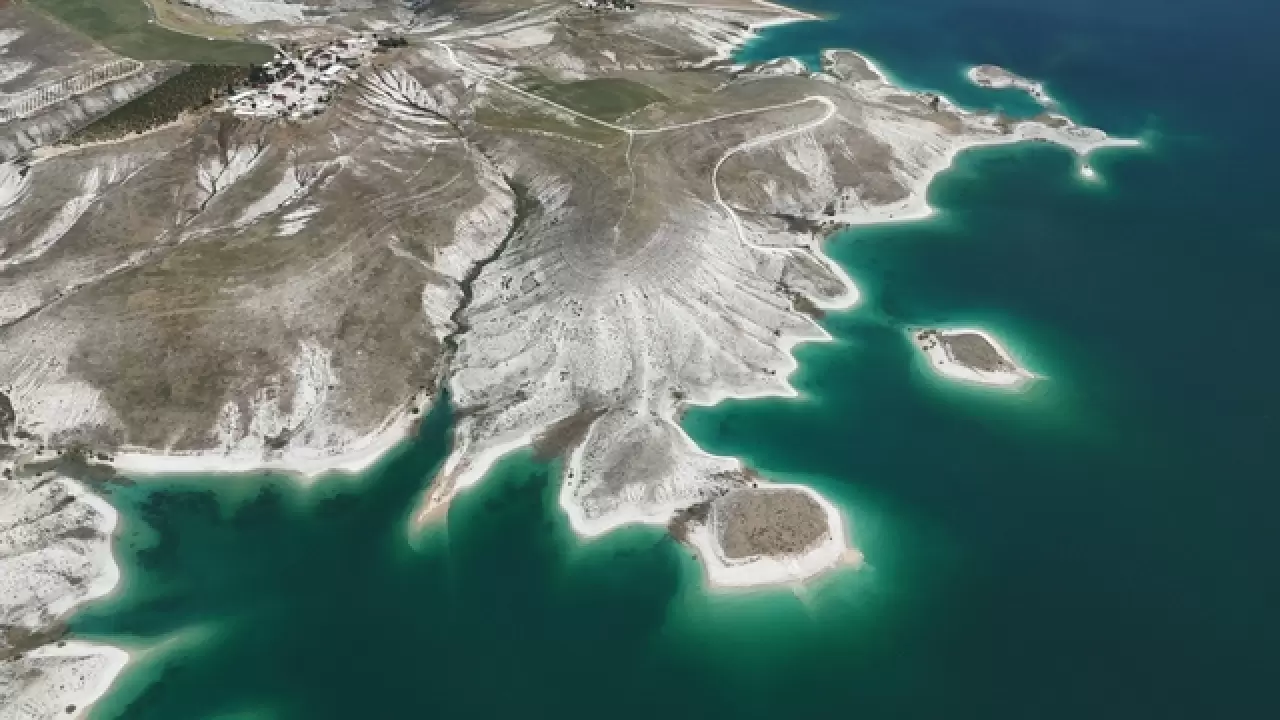 Adıyaman'da sadece martılara ait olan eşsiz doğa adası 1