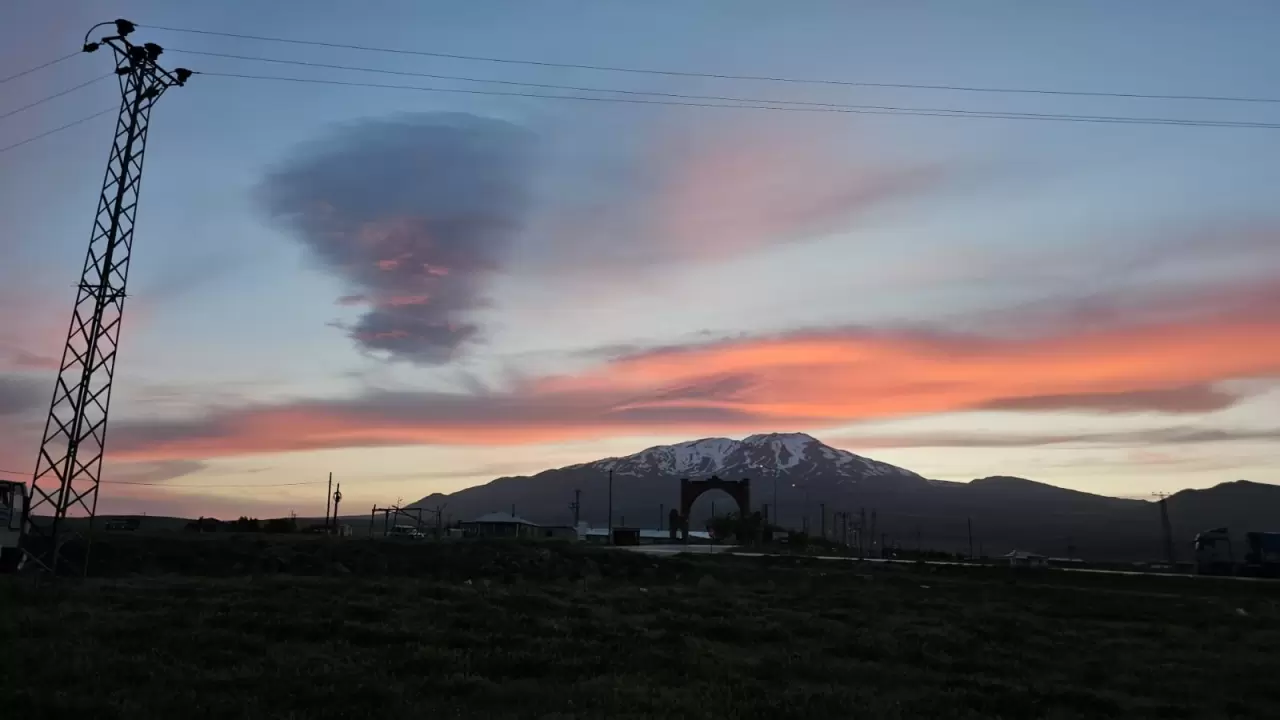 Süphan Dağı’nda göz kamaştıran gün batımı 2