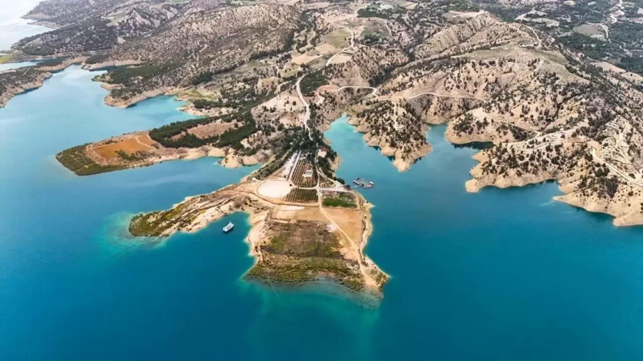 Karaman'da hayran bırakan turkuaz manzarası! Görenlerin nefesi kesiliyor... 3