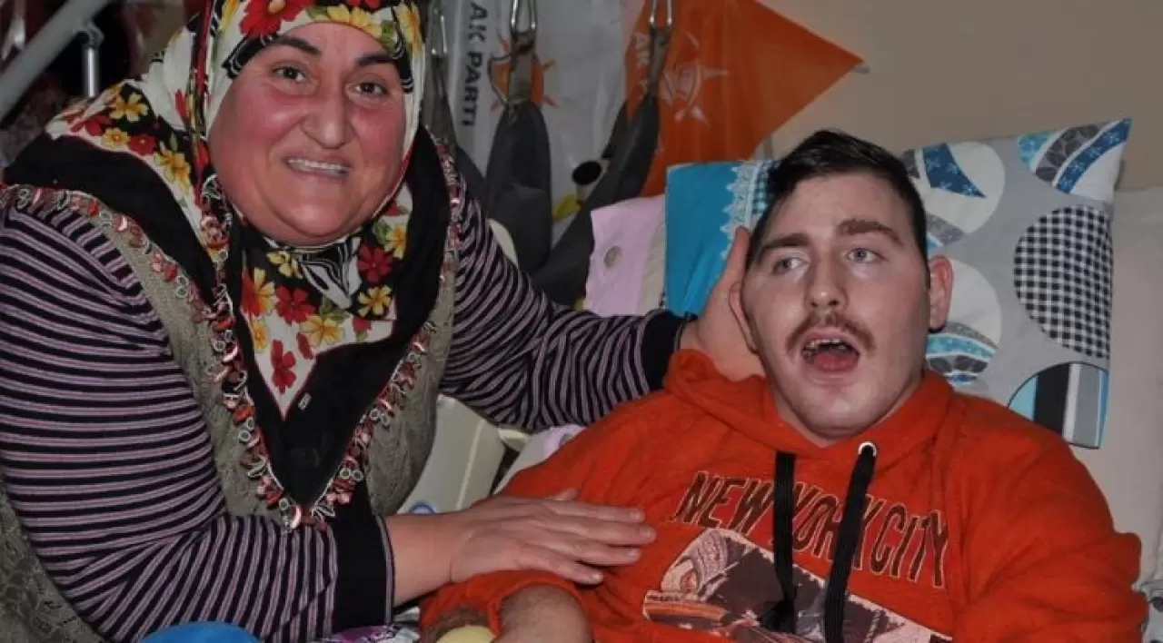 Gülsüm ana, kimliği belirsiz felçli Rus gence anne oldu! Hikayesi Oscar'a hazırlanıyor 10