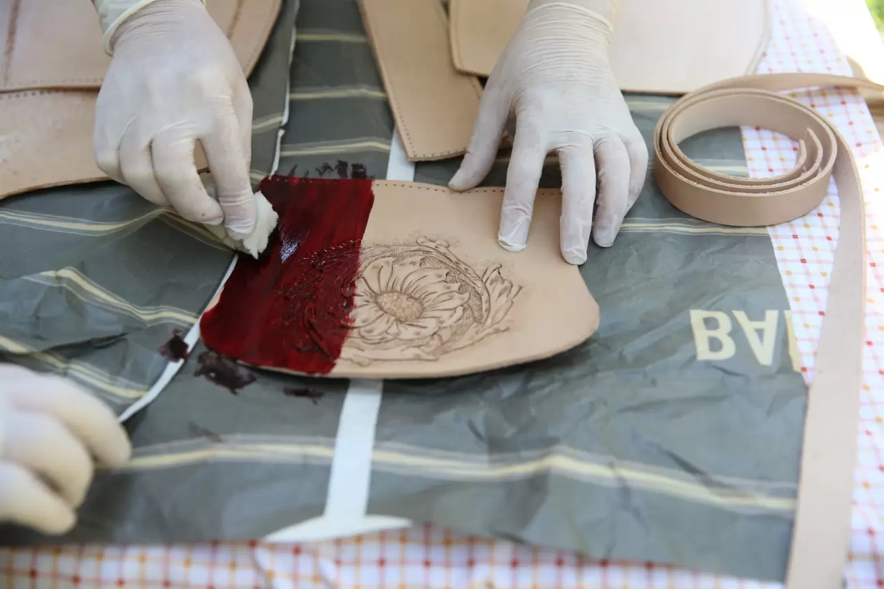 Saraciye ustası, ev hanımlarının yardımıyla kültürel mirası yaşatıyor 1