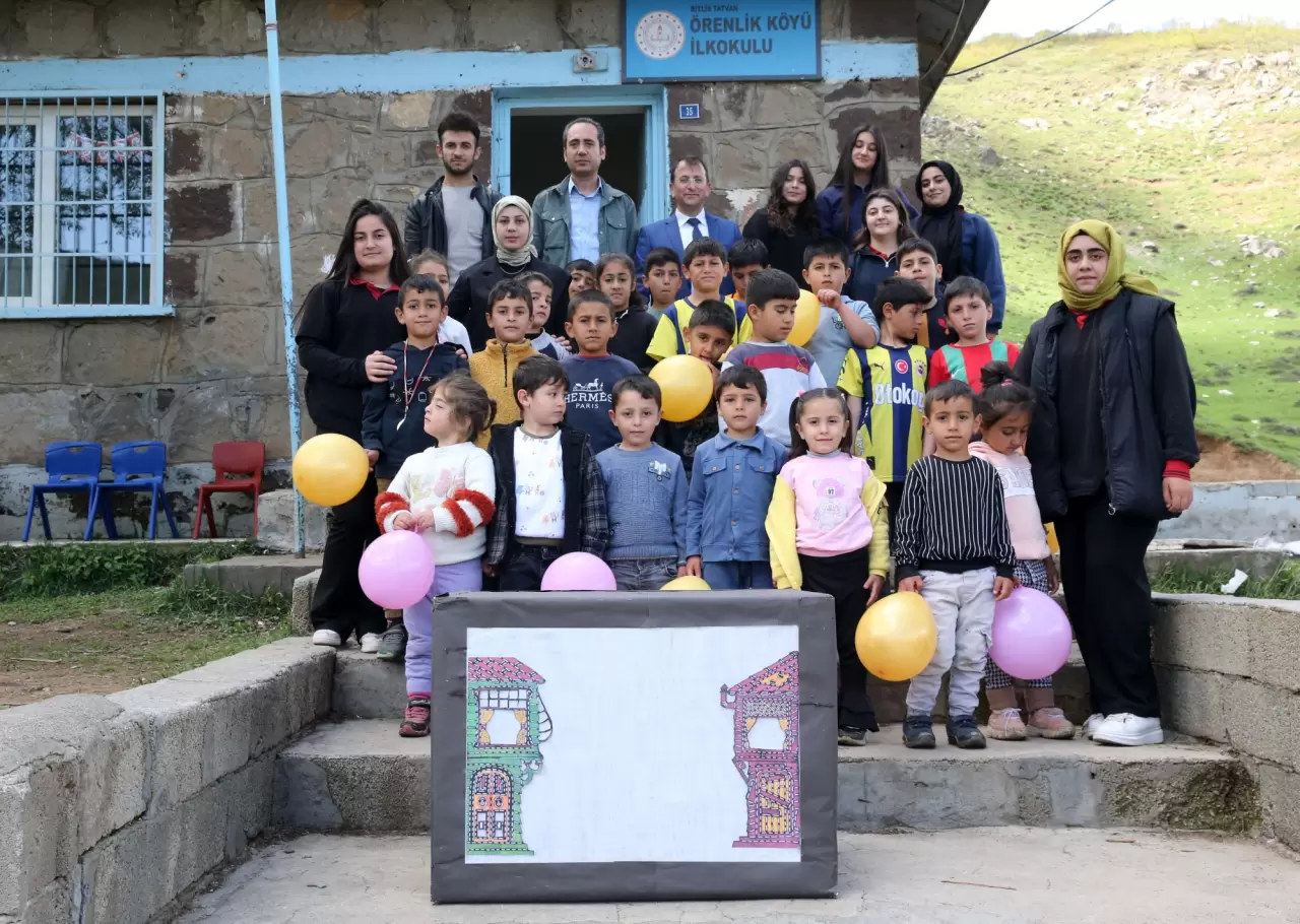 Liseli gençler, Hacivat ve Karagöz ile köy köy dolaşıyor 4