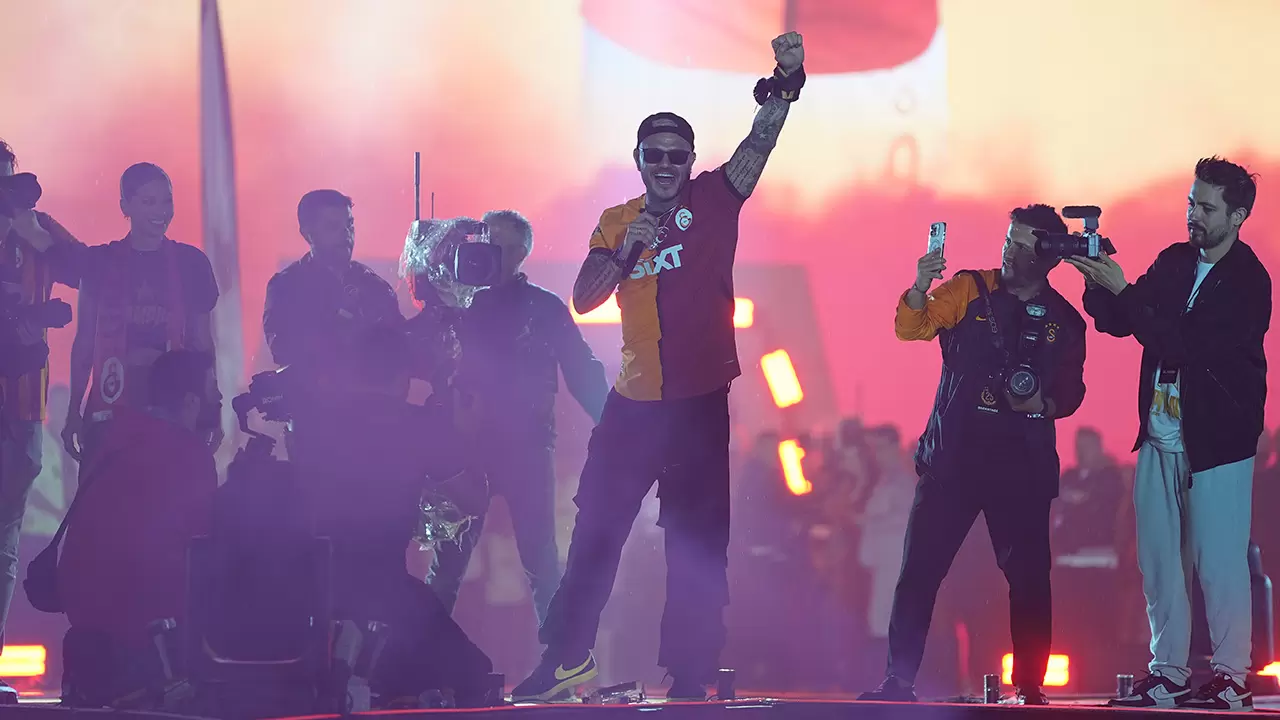 Şampiyon Galatasaray, kupasını aldı 4