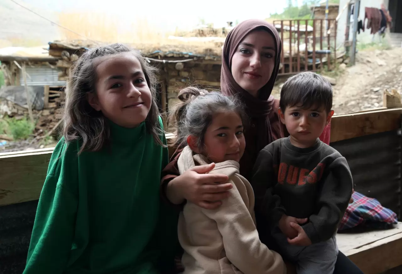 Kadın muhtar, köyün sorunlarını çözmek için iş başında 5