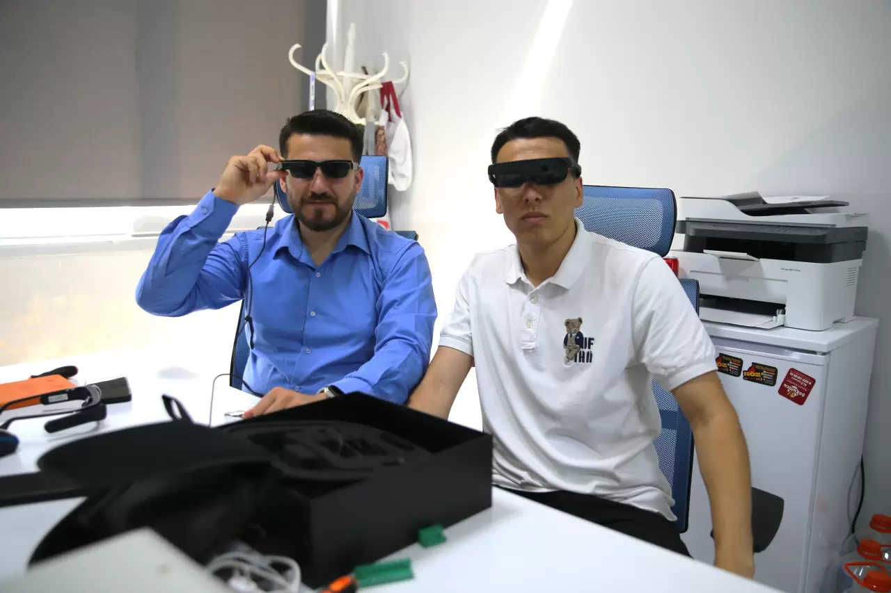 Genç girişimciden görme engellilere yardımcı olacak akıllı gözlük 1