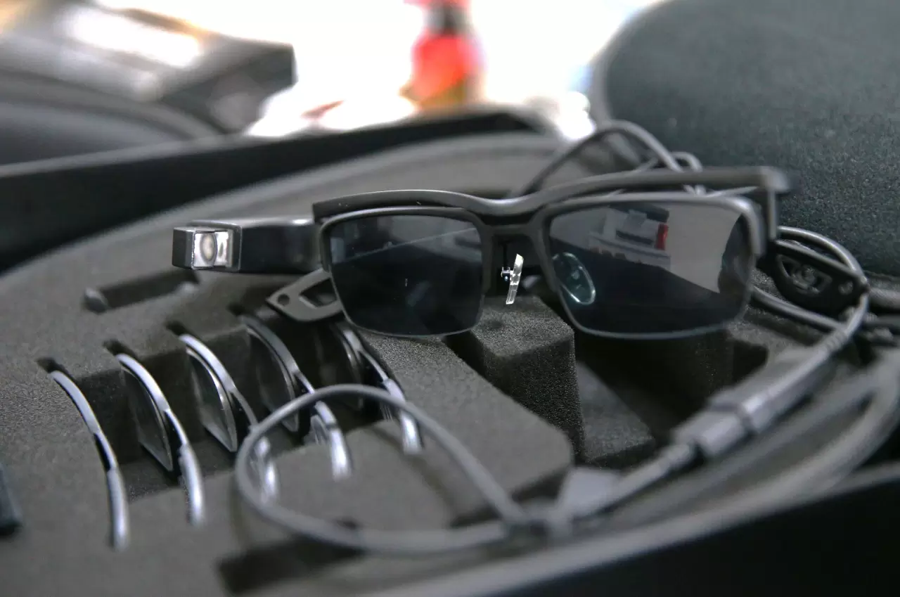 Genç girişimciden görme engellilere yardımcı olacak akıllı gözlük 6