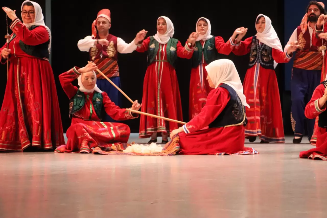 "Sanatın Işığında Öğretmenler" programı büyük beğeni topladı 5