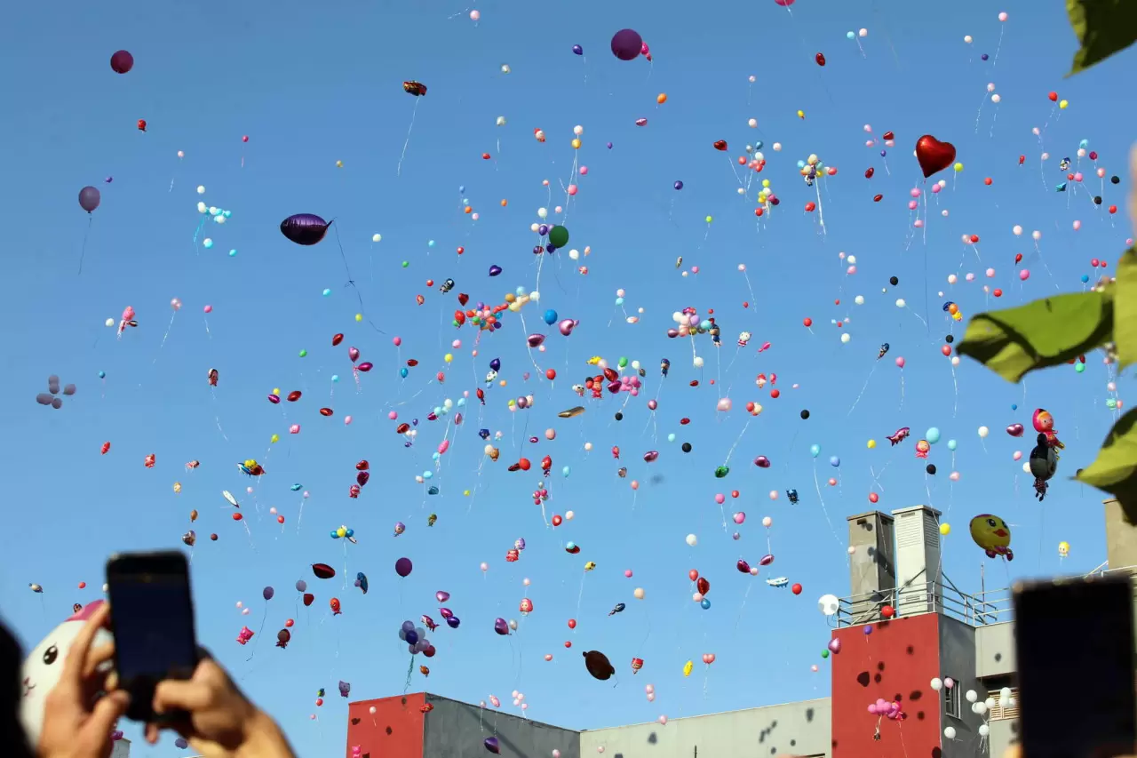 Gaziantep'te binlerce balon minik Elif Azra için gökyüzüne bırakıldı 2