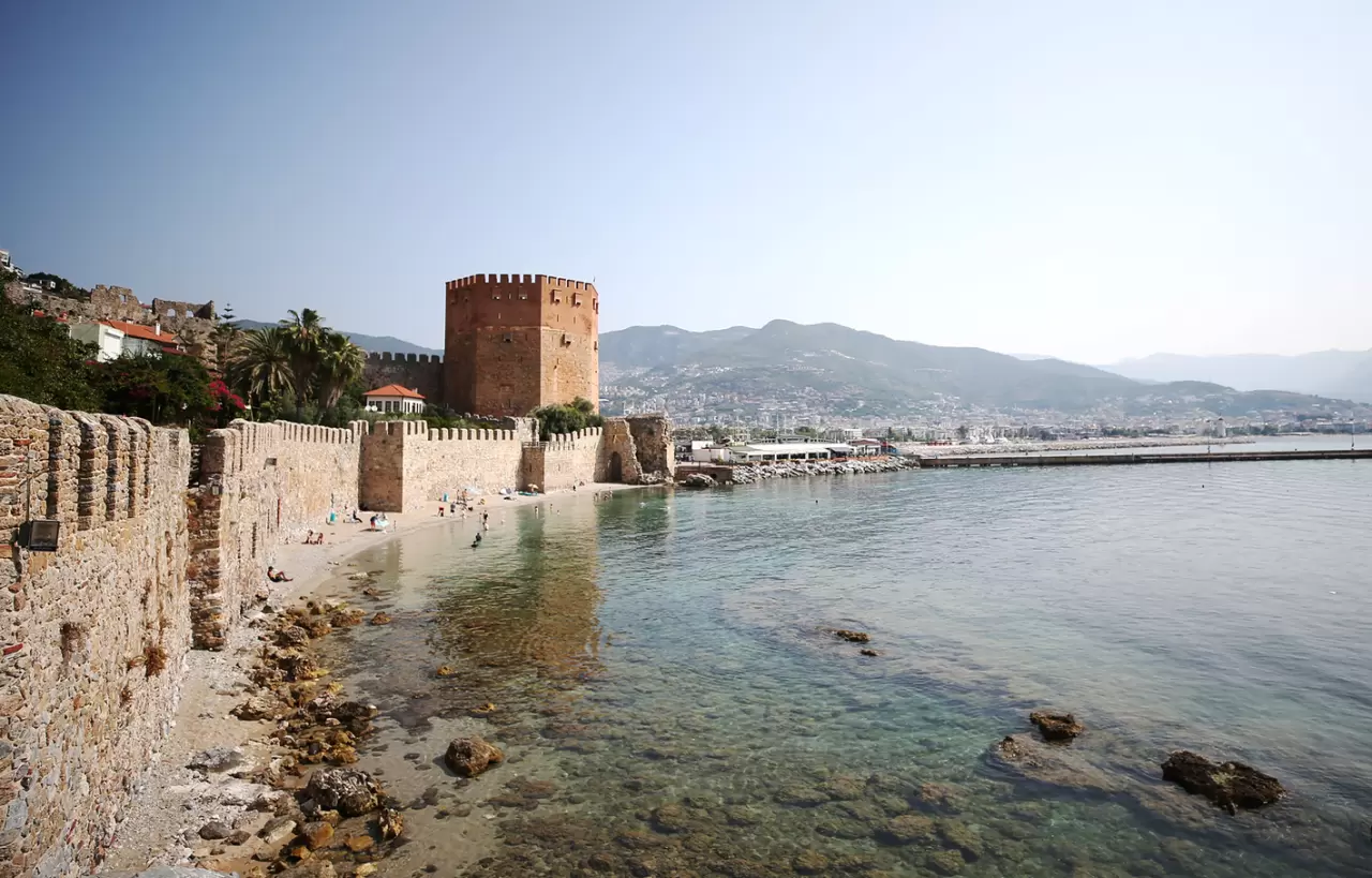 Soğukkapı Plajı ziyaretçilerini tarihi yolculuğa çıkarıyor 4