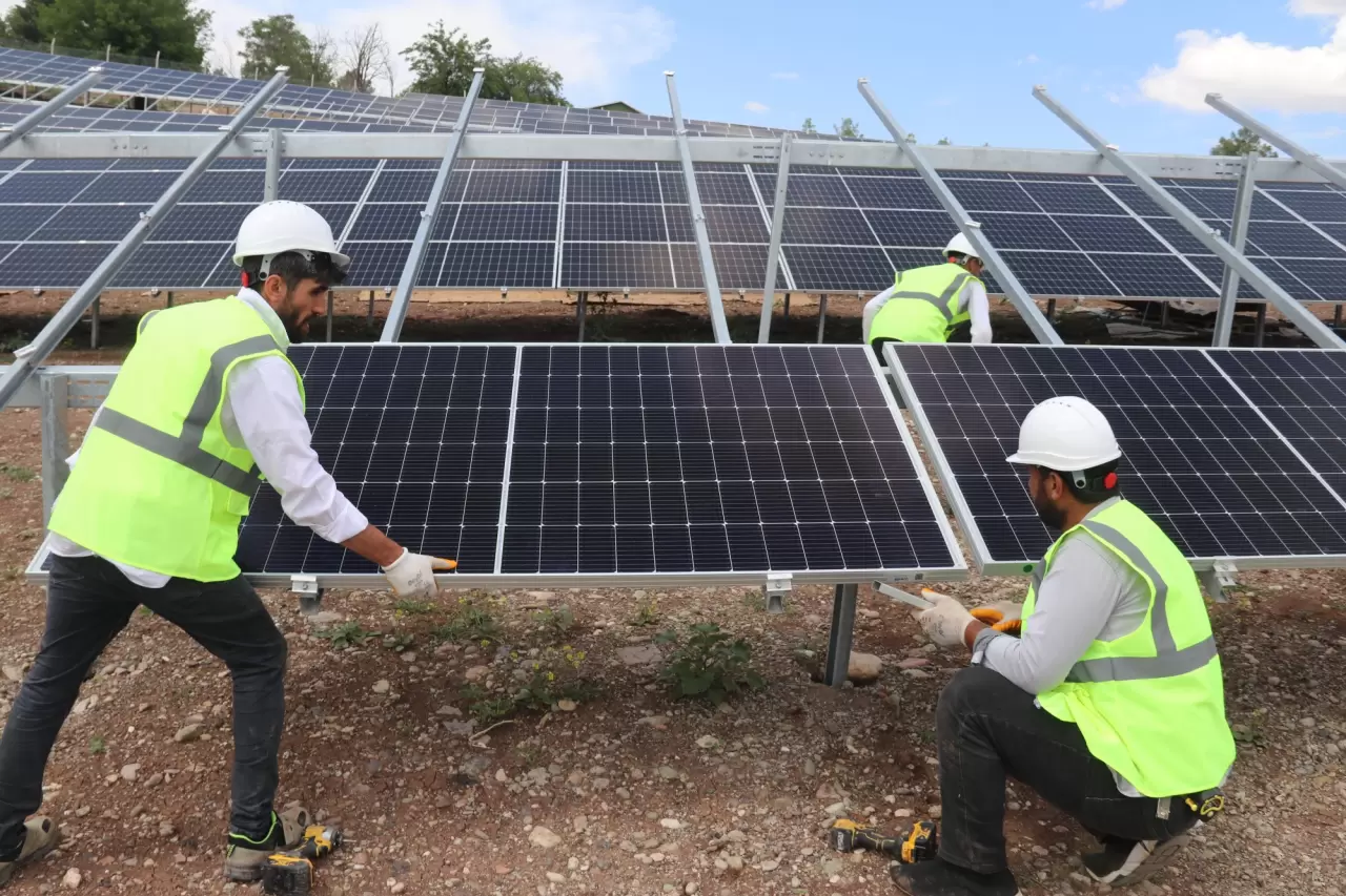 Diyarbakır'da atıl arazilere güneş enerji santralleri kuruluyor 5