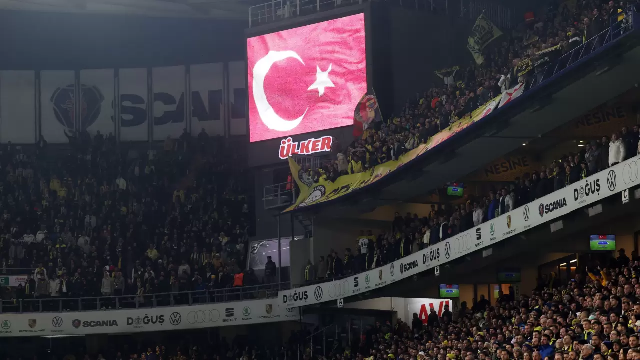 Fenerbahçe stadındaki scoreboardlar yenileniyor 4