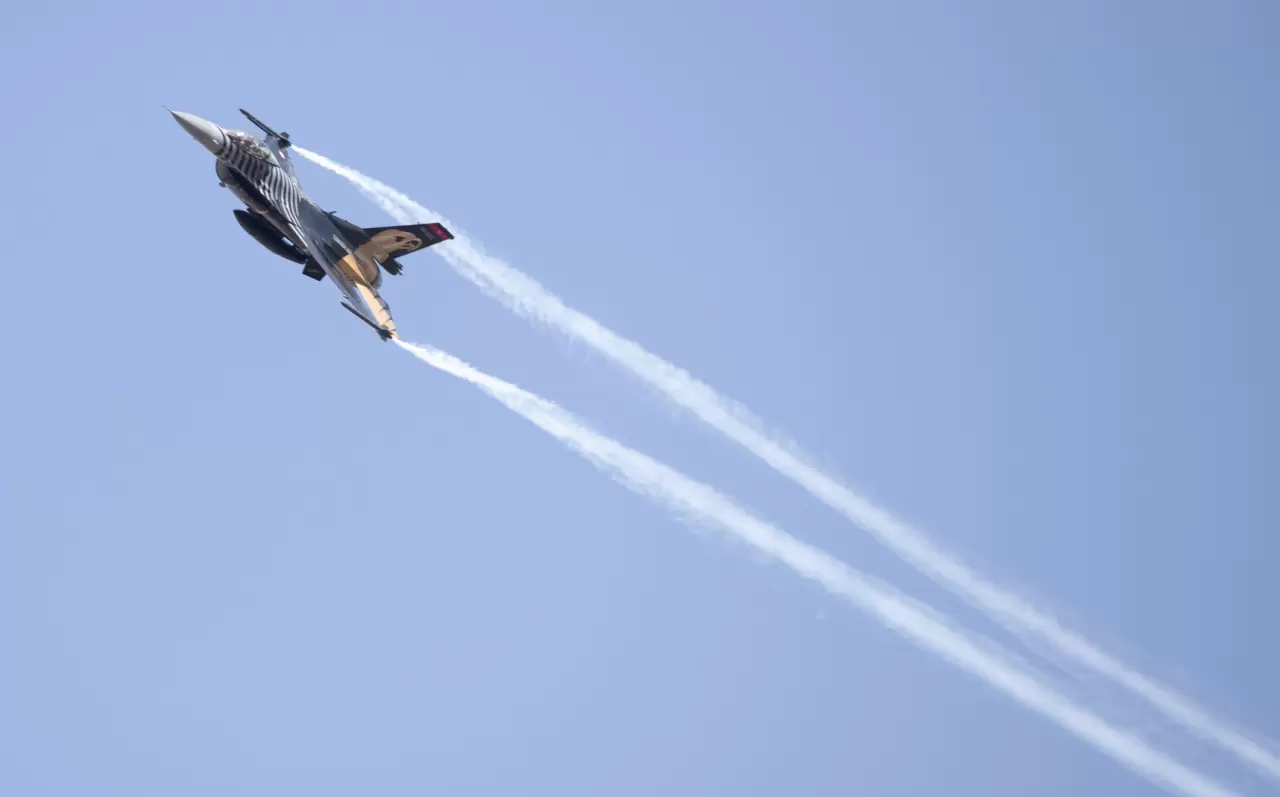 SOLOTÜRK Adapazarı'nda prova uçuşu yaptı 1