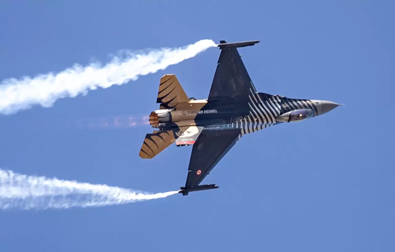 SOLOTÜRK Adapazarı'nda prova uçuşu yaptı 5