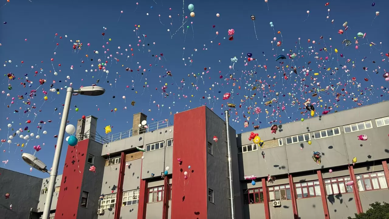 Gaziantep'te binlerce balon minik Elif Azra için gökyüzüne bırakıldı 3