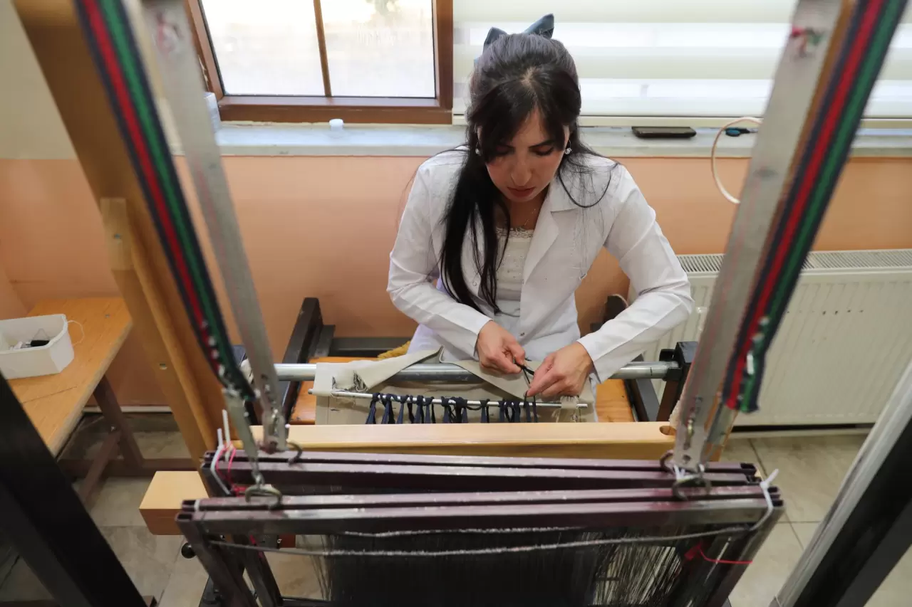 Kadın ustalar "şal şapik" kumaşını yaşatmak için tezgah başında 4