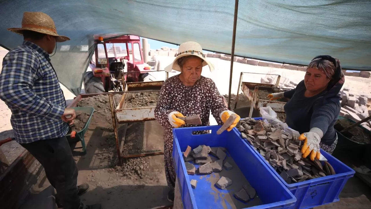 Assos'ta 3 bin 500 yıllık stoa gün yüzüne çıkarılıyor 4