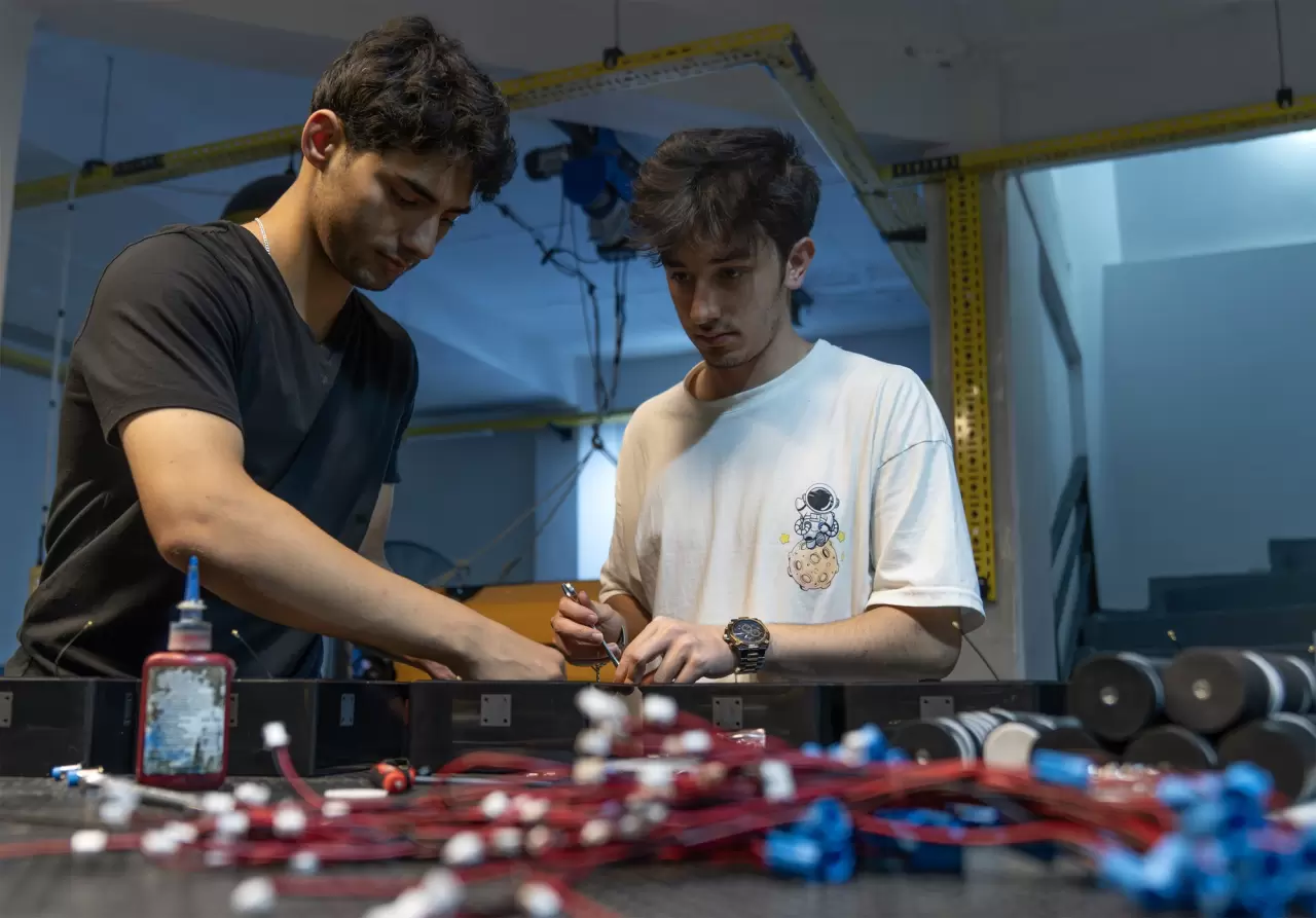 Genç mühendisler rüzgar türbini için ürettikleri sistemi ihraç etmeye başlıyor 2