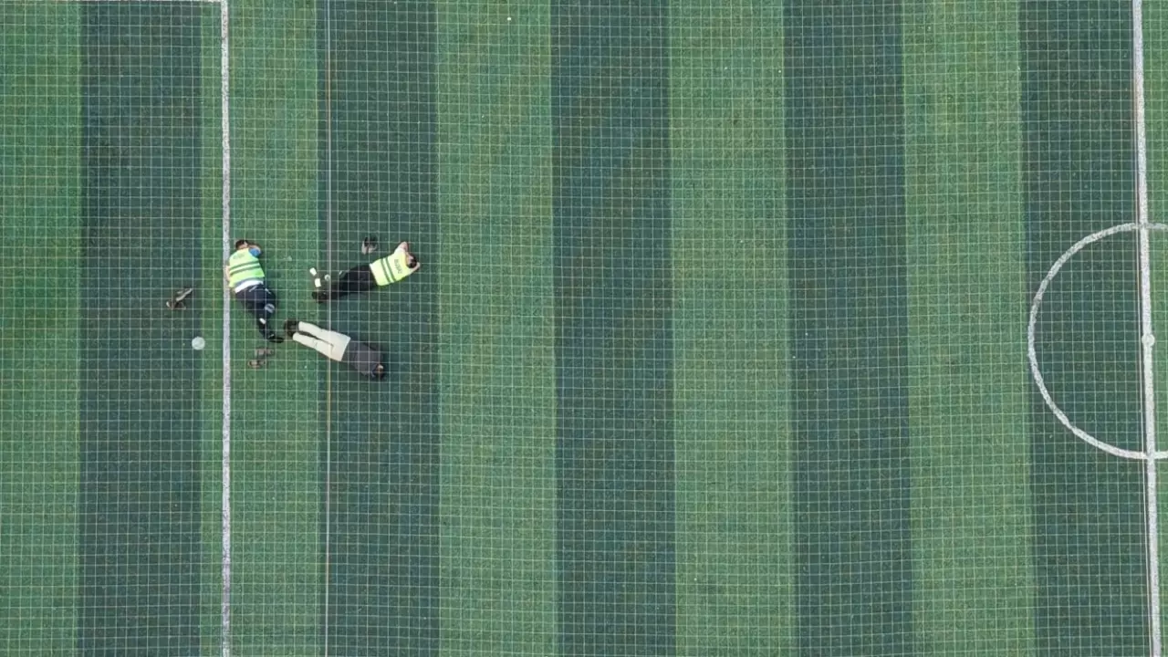 Büyük mücadele sonrası, halı sahada dinlendiler 3