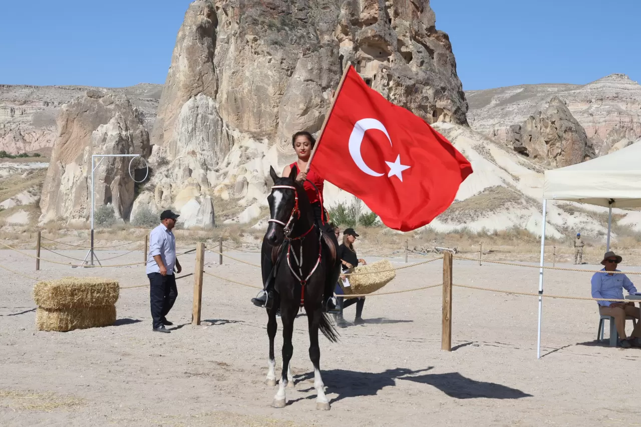 Kapadokya’da güzel atlar podyuma çıktı 6
