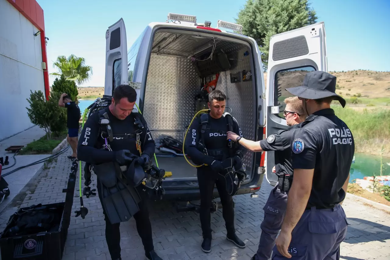 Su altı polisleri zorlu görevlere hazır 3