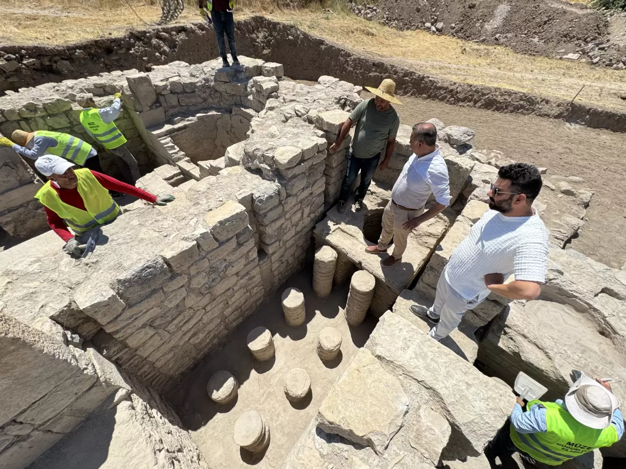 1700 yıllık hamam gün yüzüne çıkartıldı 3