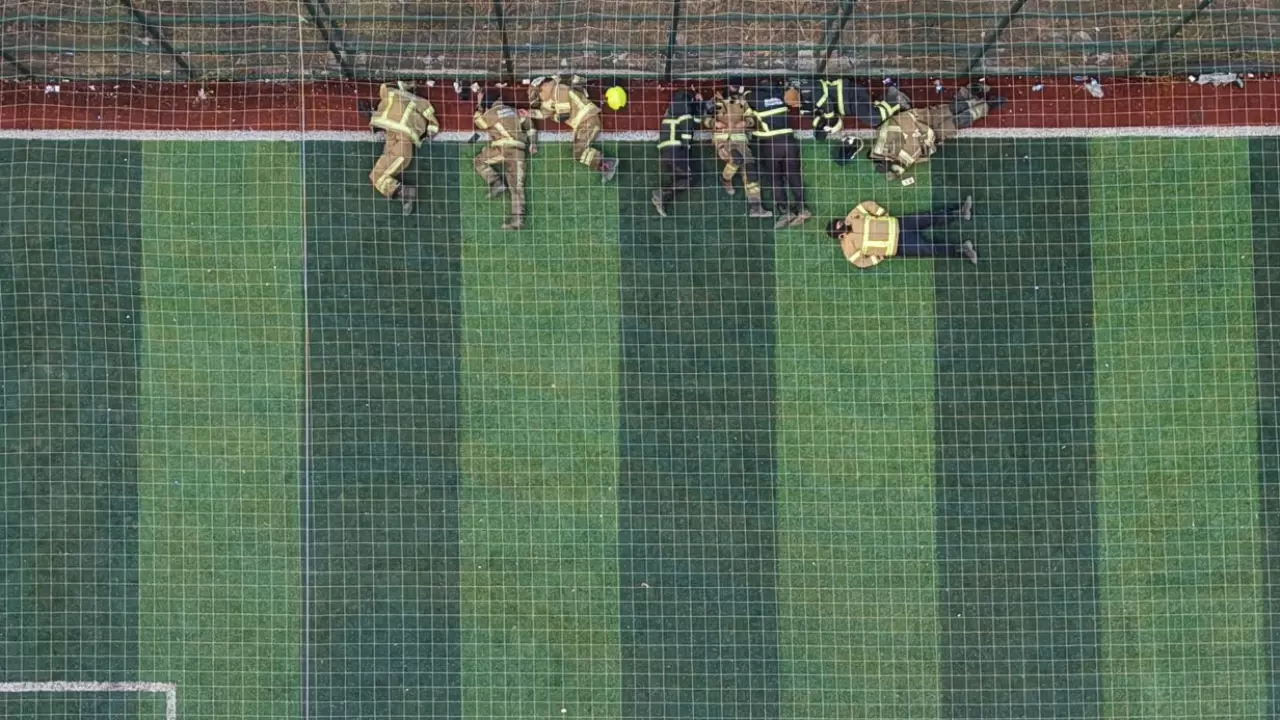 Büyük mücadele sonrası, halı sahada dinlendiler 2