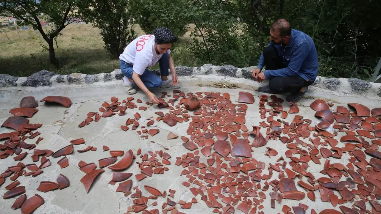 Ayanis Kalesi'nde savaş aletlerinin bulunduğu odaların sırrı araştırılıyor 8