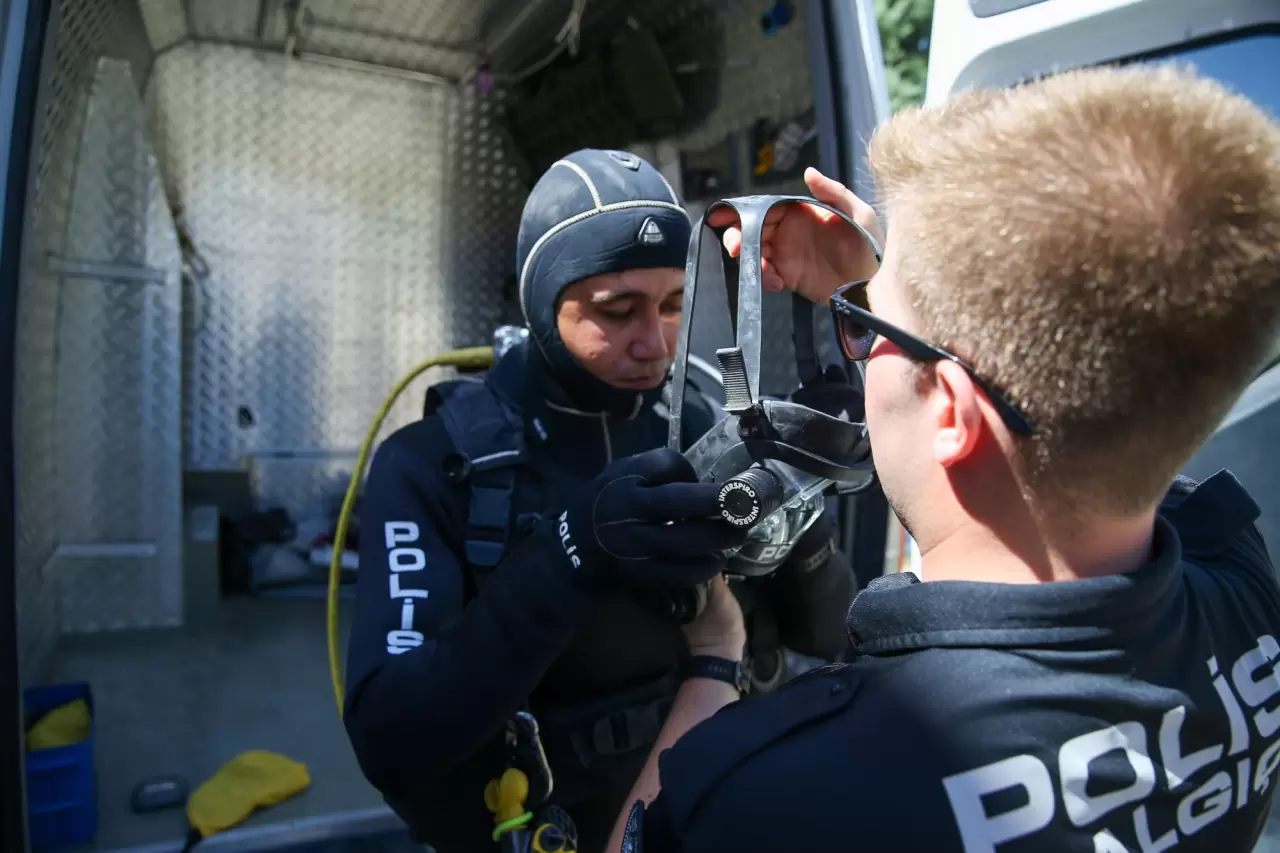 Su altı polisleri zorlu görevlere hazır 4