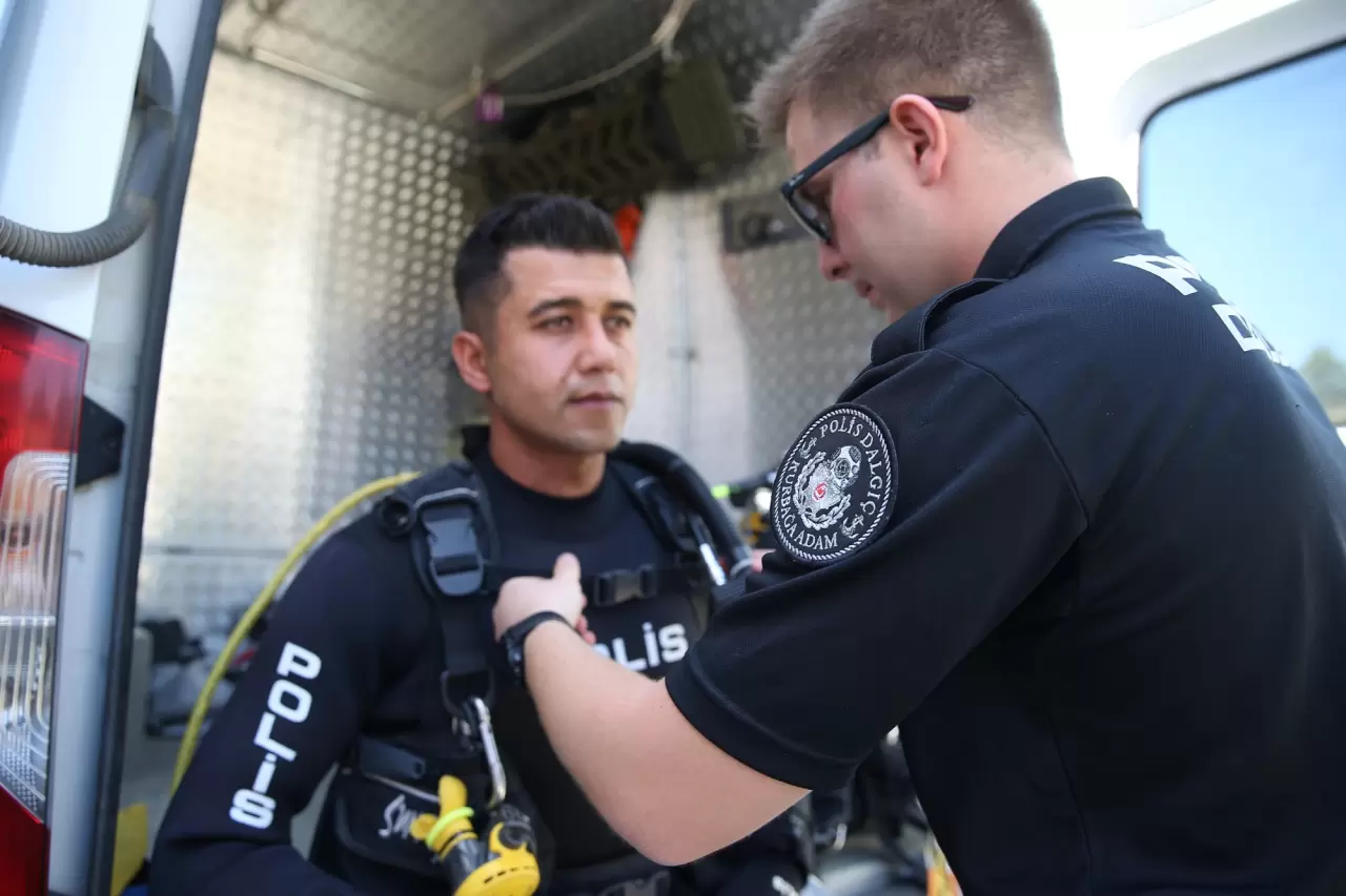 Su altı polisleri zorlu görevlere hazır 2