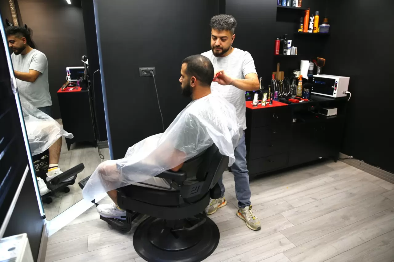 Hafta içi insan, hafta sonu ise at berberi 1