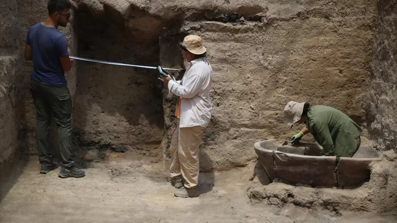 Ayanis Kalesi'nde savaş aletlerinin bulunduğu odaların sırrı araştırılıyor 4