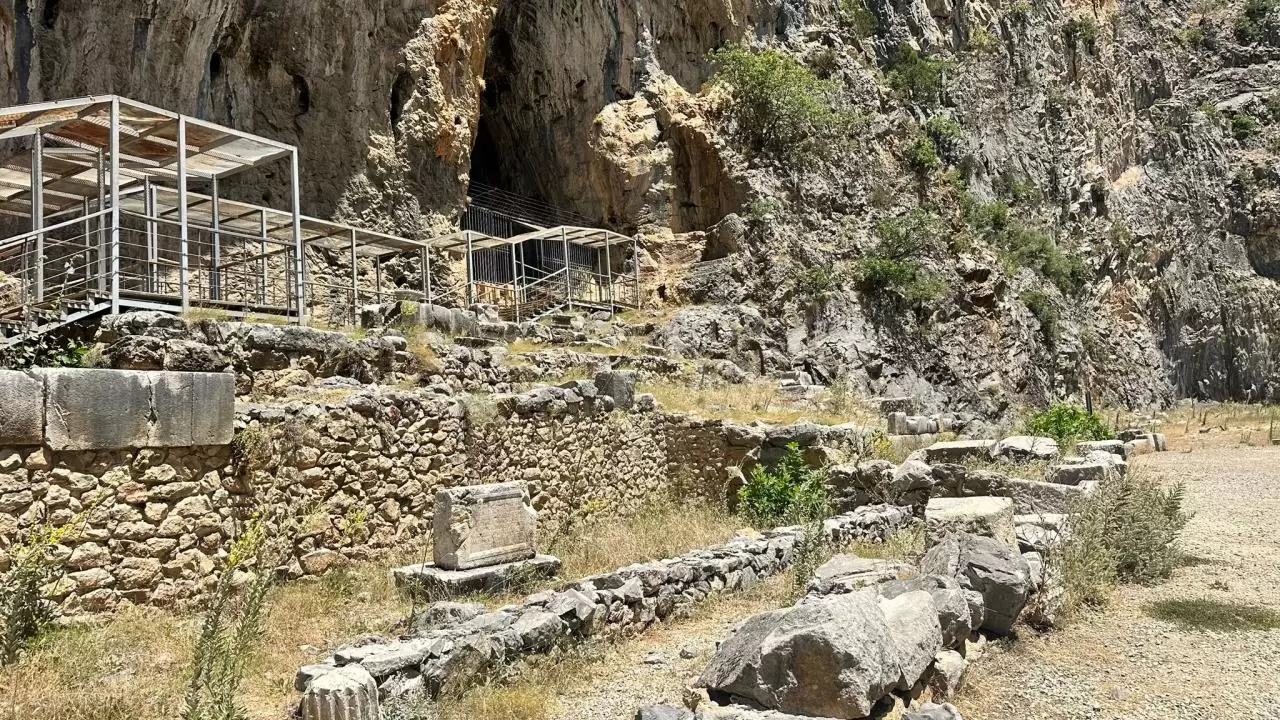 Tarih ve doğaseverlerin yeni rotası: Zindan Mağarası 9