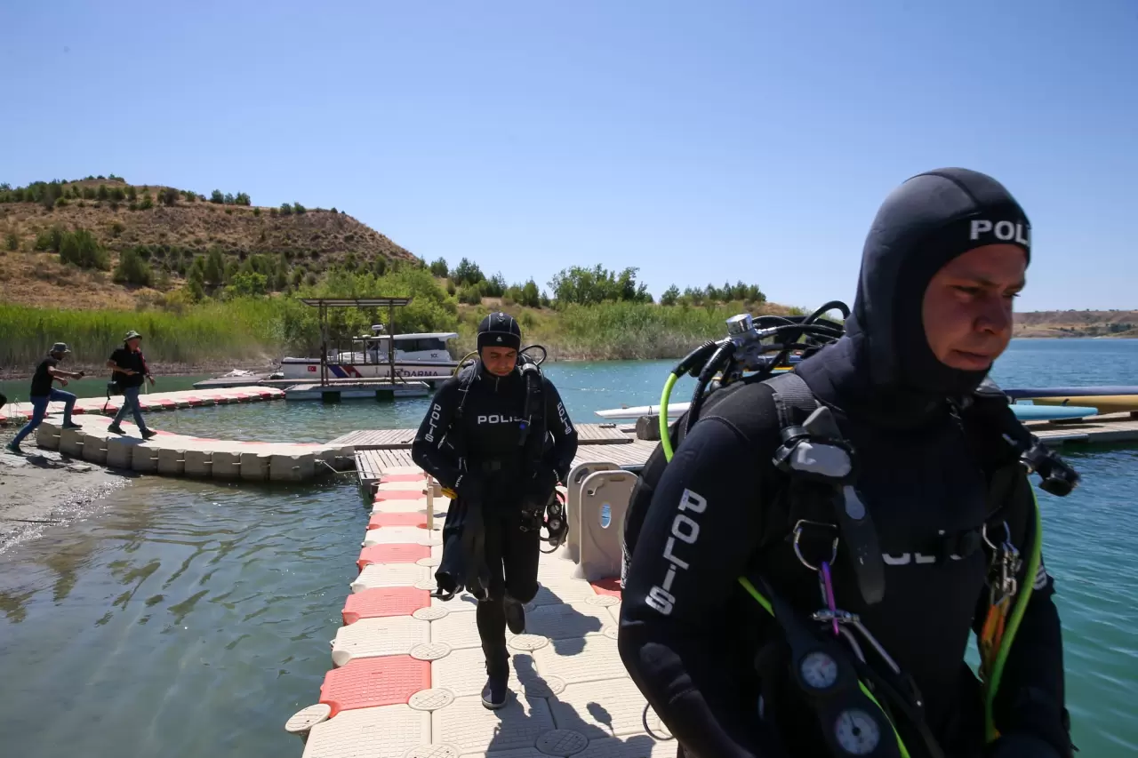 Su altı polisleri zorlu görevlere hazır 5