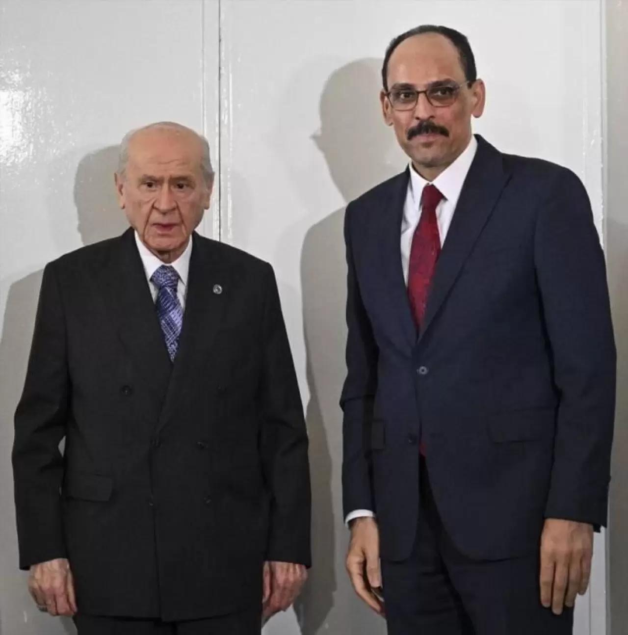 İbrahim Kalın’ın yanından ayırmadığı siyah çantanın sırrı ne? 4