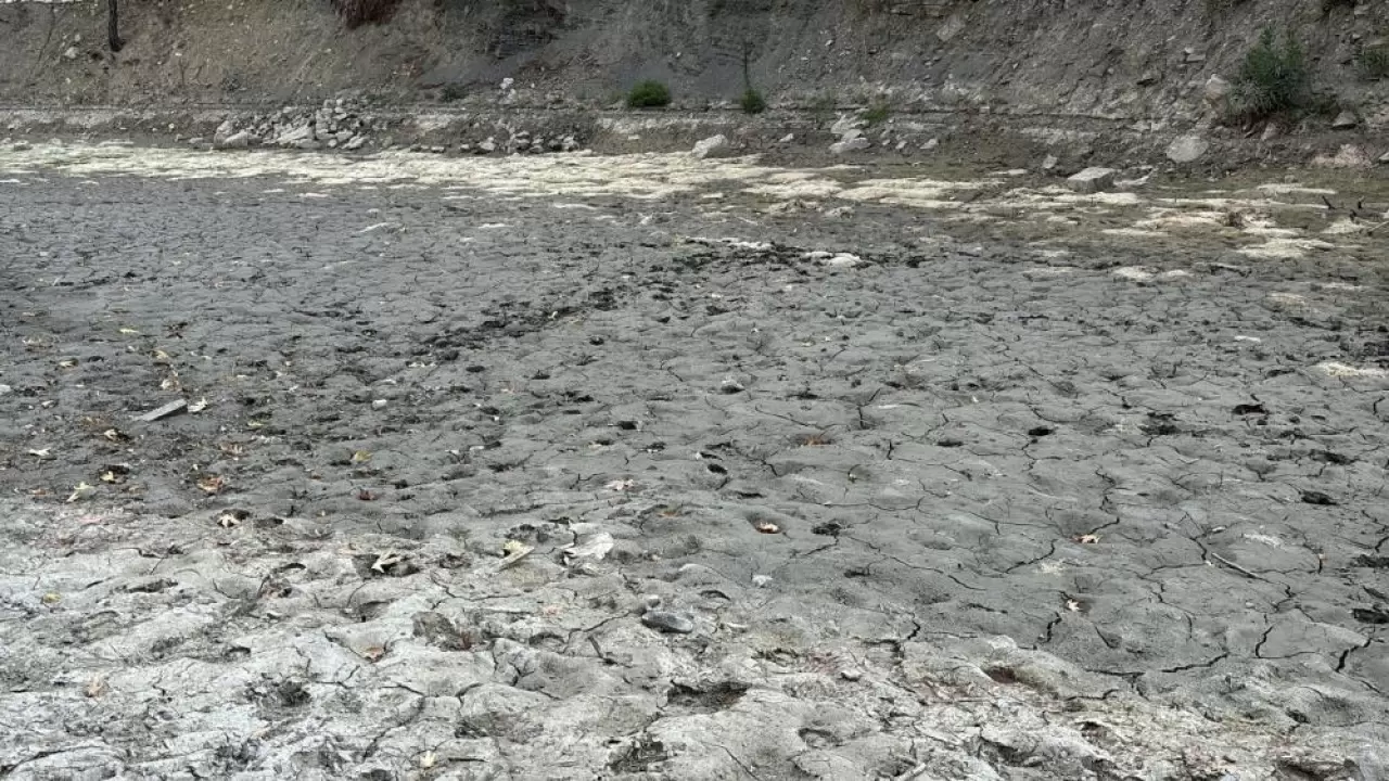 Yedigöze Şelaleleri kurudu, geriye "Suya girmek tehlikeli ve yasaktır" tabelası kaldı 7