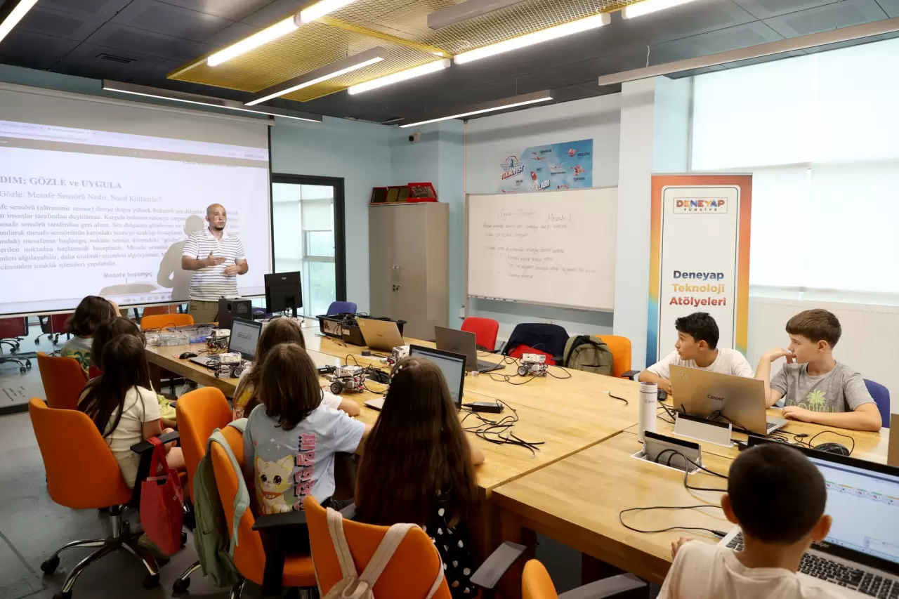 Geleceğin yazılım mühendisleri yetişiyor 2