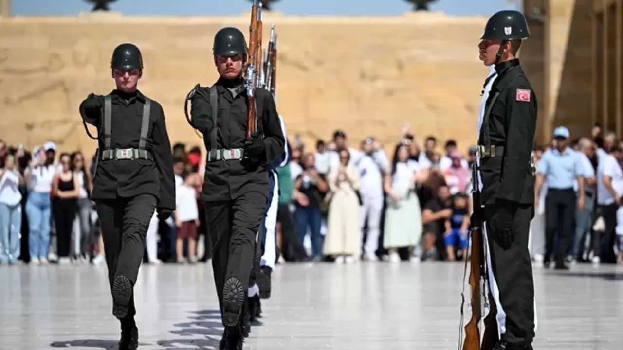 Büyük Zafer'in 103. yılında Anıtkabir'de Ata'ya saygı ziyaretleri 4