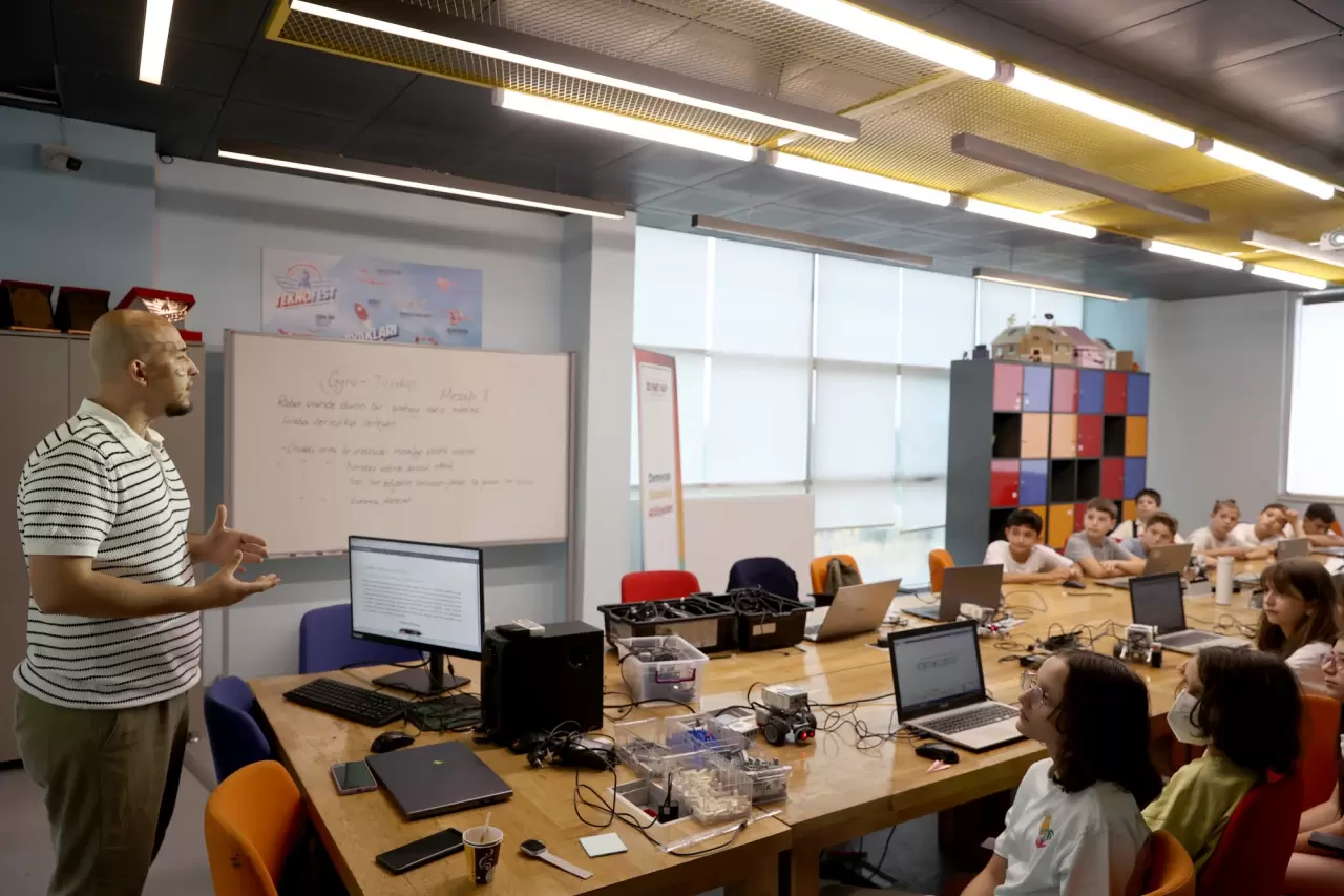 Geleceğin yazılım mühendisleri yetişiyor 4