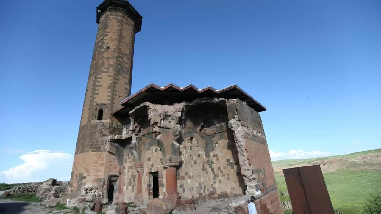 Anadolu’nun ilk Türk camisi Ebu’l Menuçehr, asırlara meydan okuyor 12