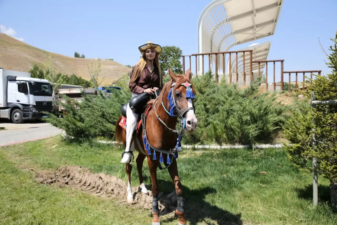 Malazgirt Zaferi kutlamalarında cirit şöleni 41