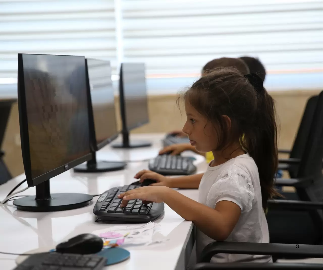 Bilişim ve Teknoloji Atölyesi, 3.500 depremzede öğrencinin yüzünü güldürdü 9