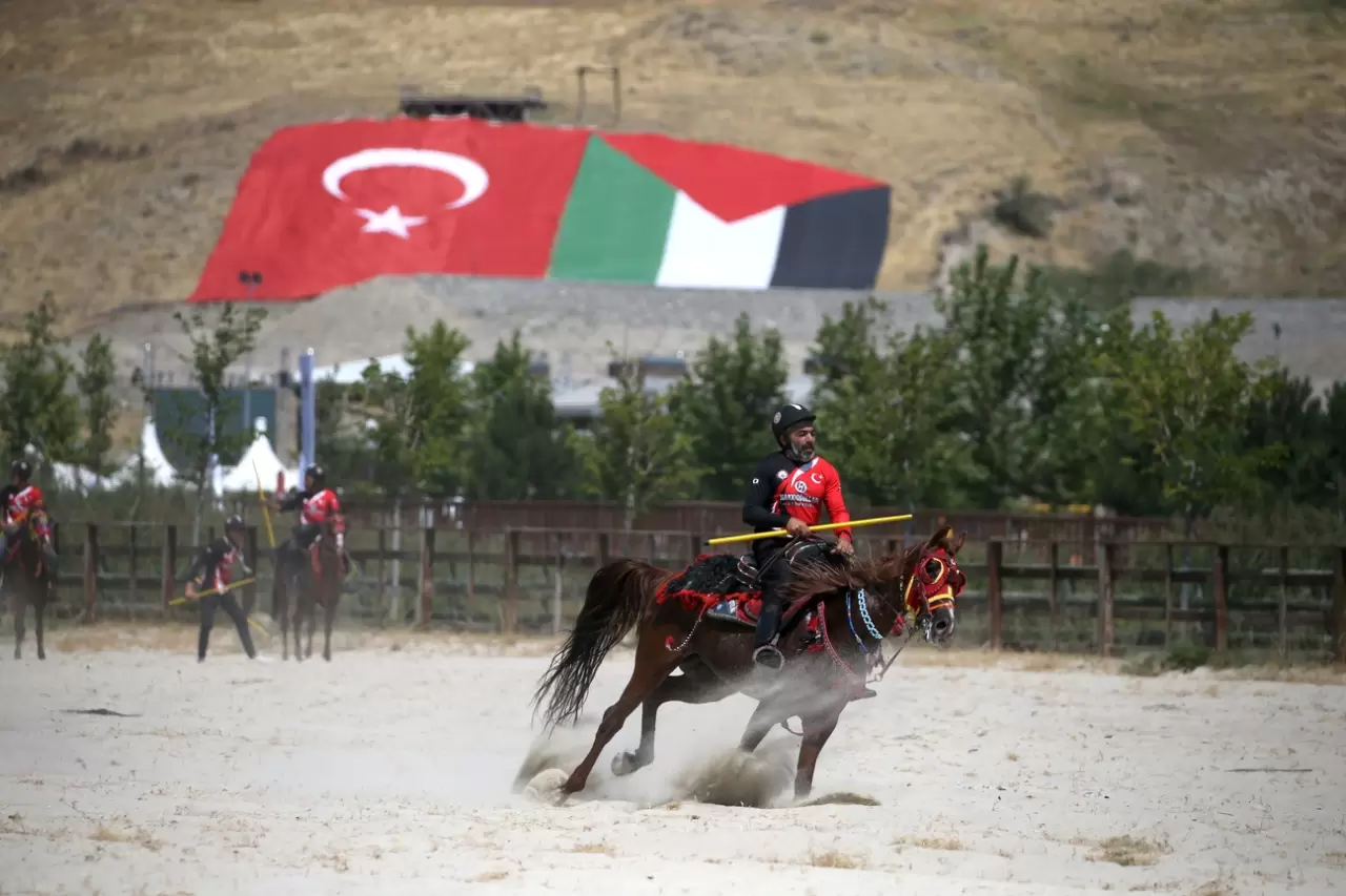 Malazgirt Zaferi kutlamalarında cirit şöleni 28
