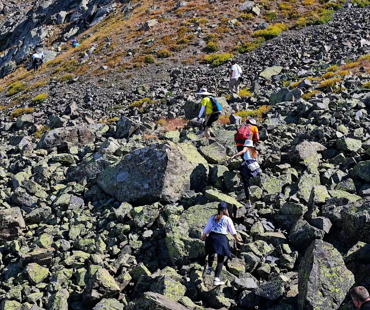 "Uçurumdaki mescit" doğa tutkunları ve dağcıların rotasında 12