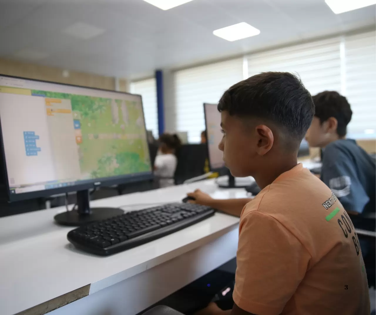 Bilişim ve Teknoloji Atölyesi, 3.500 depremzede öğrencinin yüzünü güldürdü 10