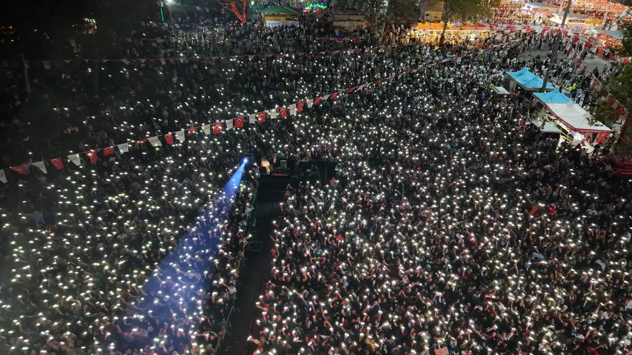 Kahramanmaraş'taki "Uluslararası Geleneksel Ağustos Fuarı" 11 günde 750 bini aşkın ziyaretçi ağırladı 1