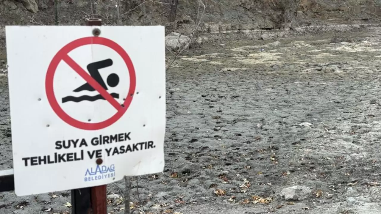 Yedigöze Şelaleleri kurudu, geriye "Suya girmek tehlikeli ve yasaktır" tabelası kaldı 5