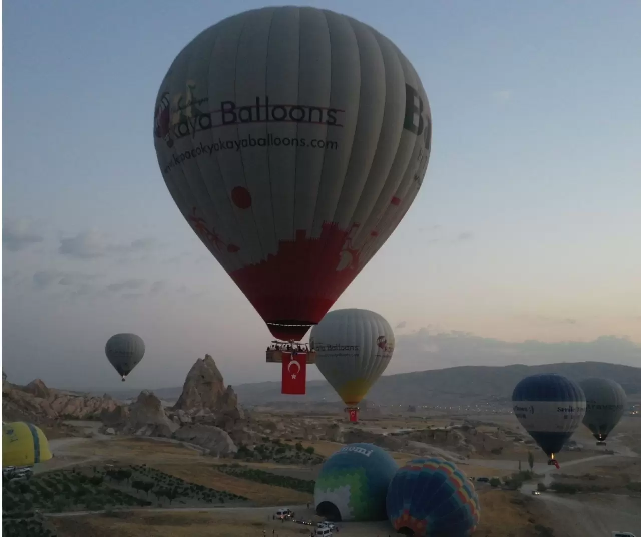 Kapadokya'da balonlar Türk bayraklarıyla uçtu 7
